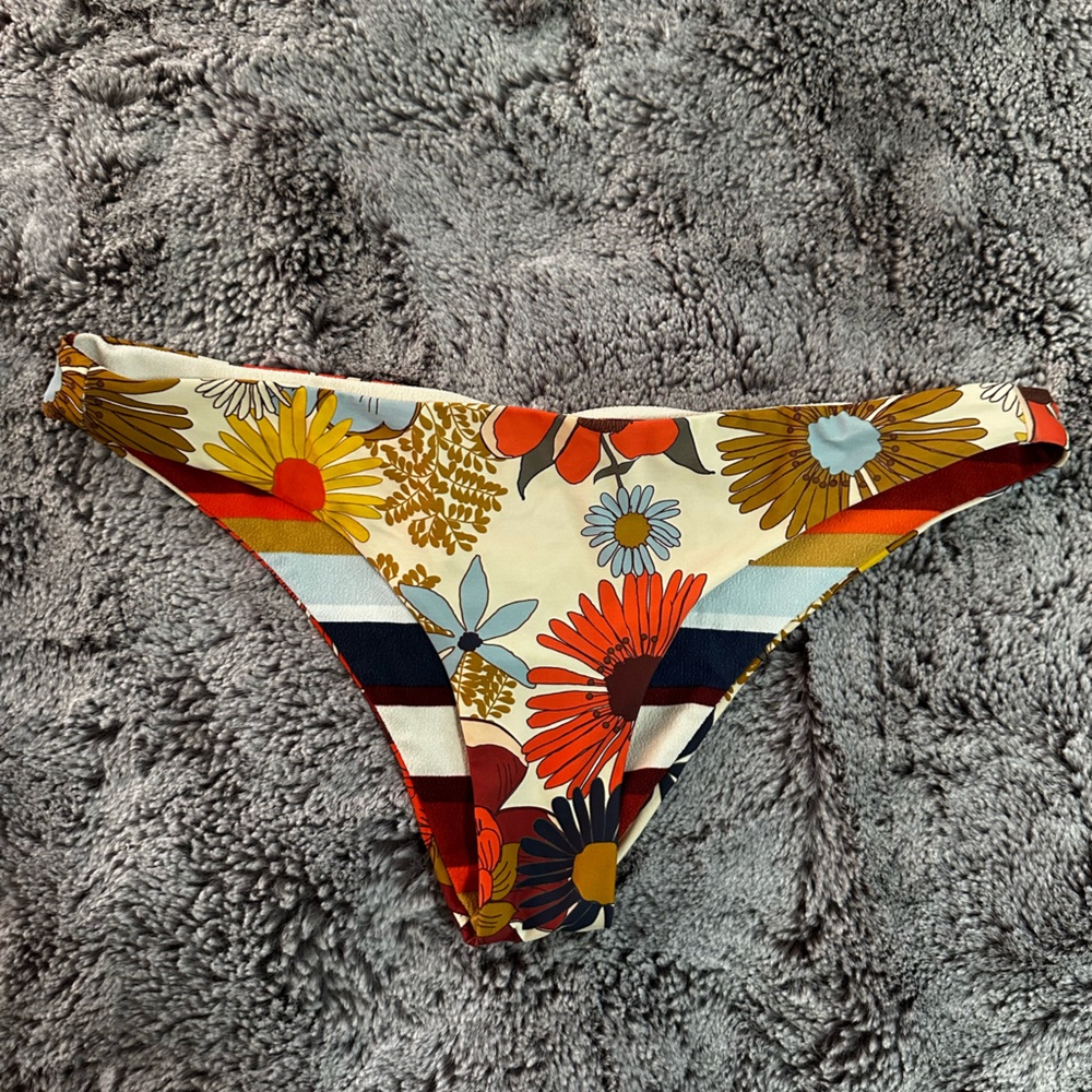 Rip Curl cheeky reversible bikini bottom size L